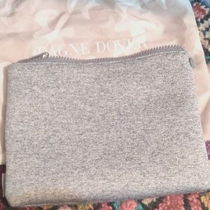 Neoprene zipper bag.